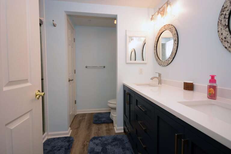 MASTER-BATHROOM