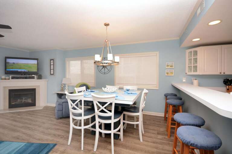 Surf Watch 101 Dining Area