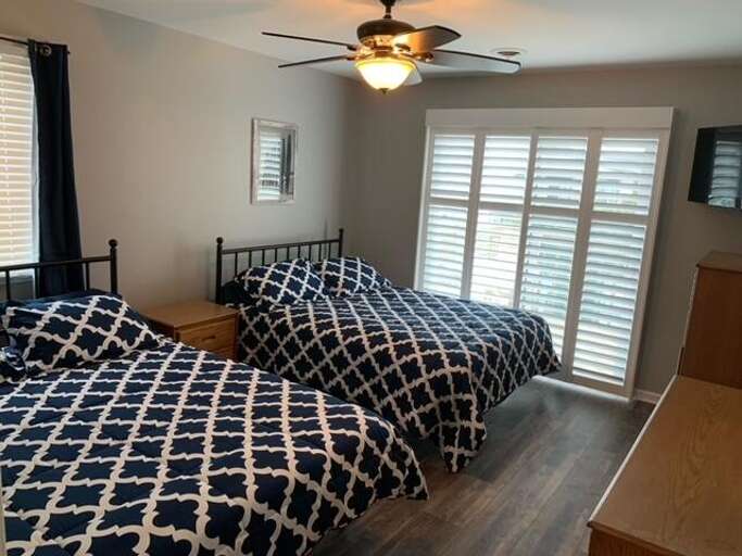 Bedroom with 2 Queen beds