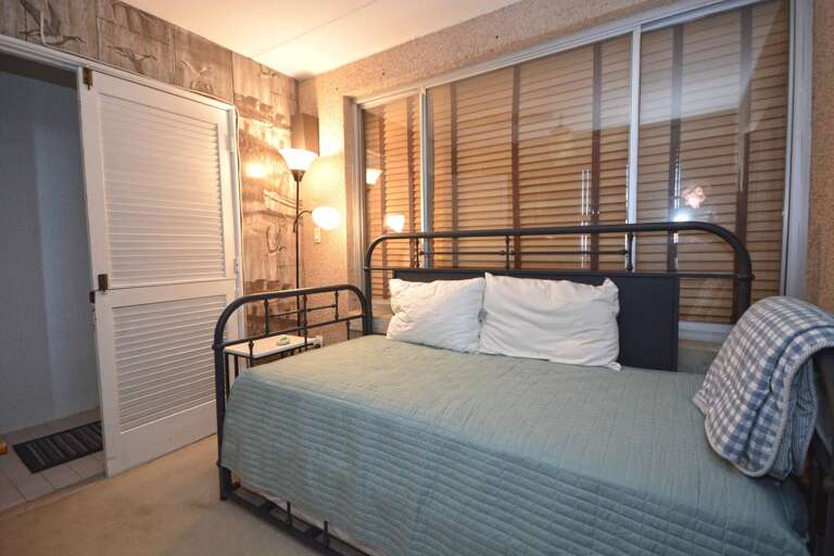 REAR-BALCONY-DAYBED WITH TRUNDLE