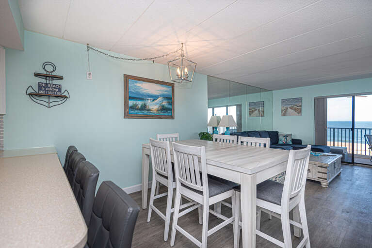 Mariner 3M-Dining Area