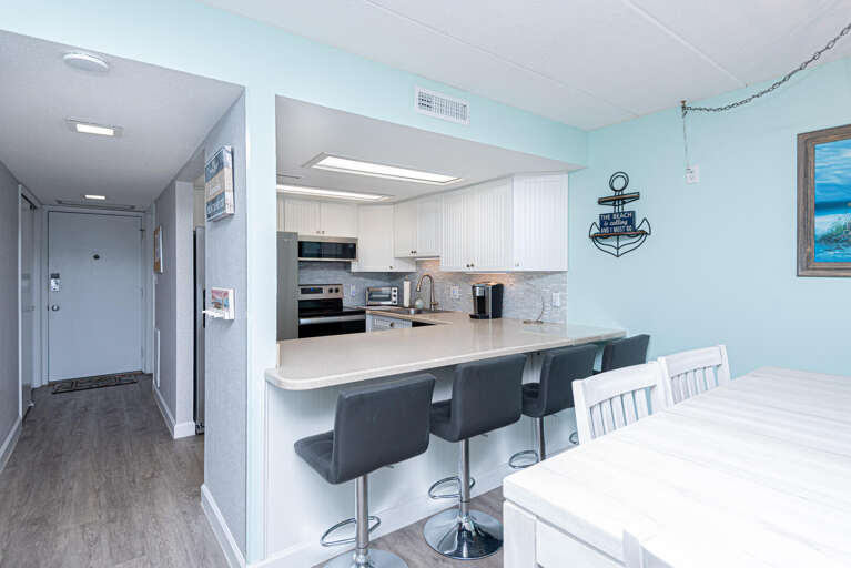 Mariner 3M-Dining Area