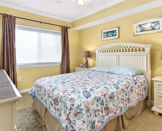 Bahia Vista #302 Queen-Bedroom