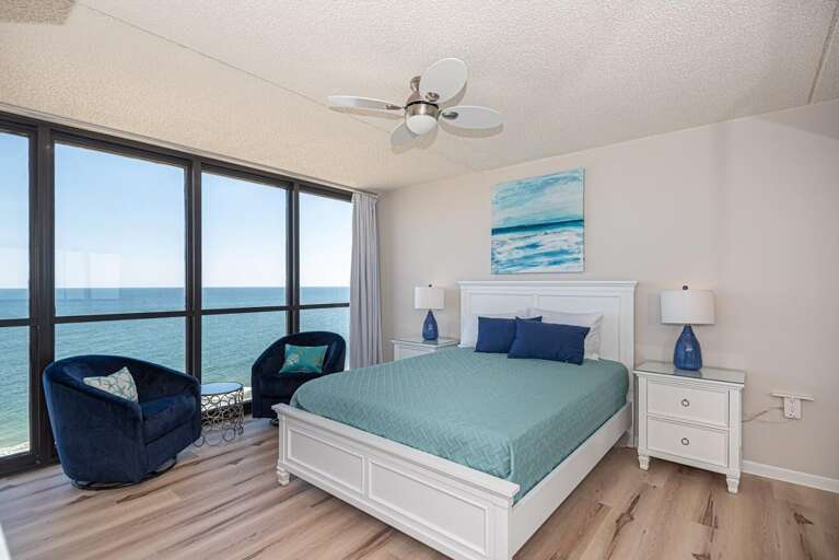 Queen-Bedroom Queen-Bedroom