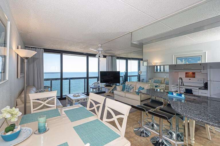 Golden Sands 1513 Living area