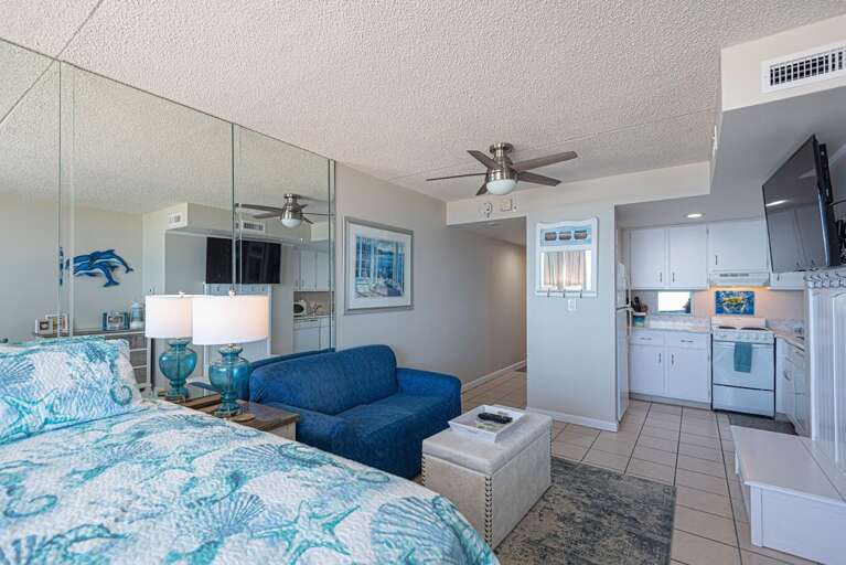 Golden Sands 514 Living Area
