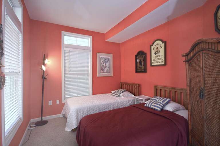 Bottom-Floor-Two-Twins