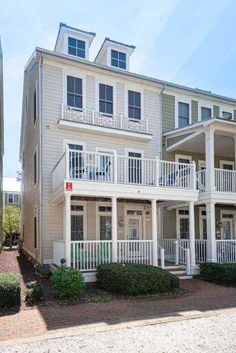 Sunset-Island-7-Corner-Store-Lane