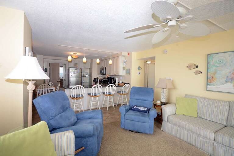 Surfside 84 #28 Living-Area Surfside 84 #28 Living-Area