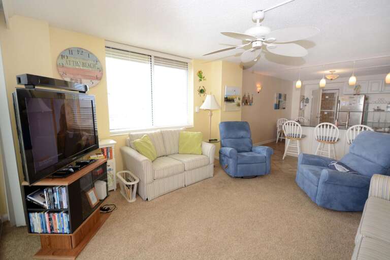 Surfside 84 #28 Living-Area Surfside 84 #28 Living-Area