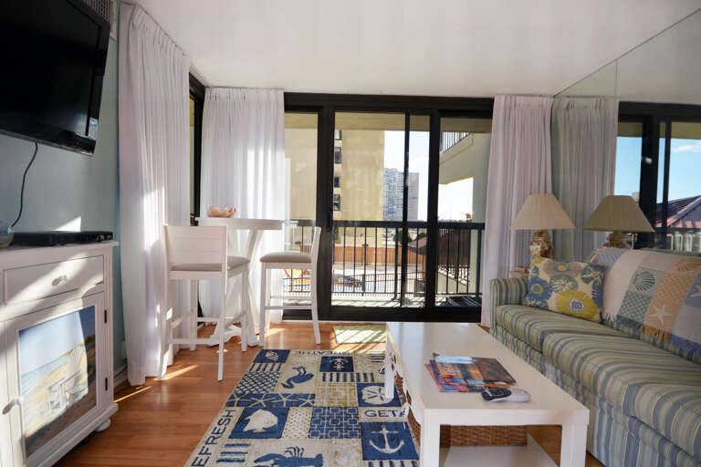 Sea Watch 115 Living Area