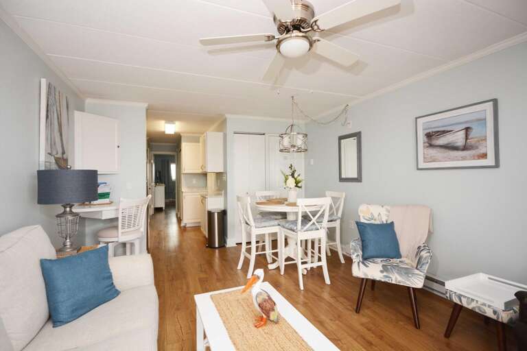 Worcester House 304 - LIVING-AREA