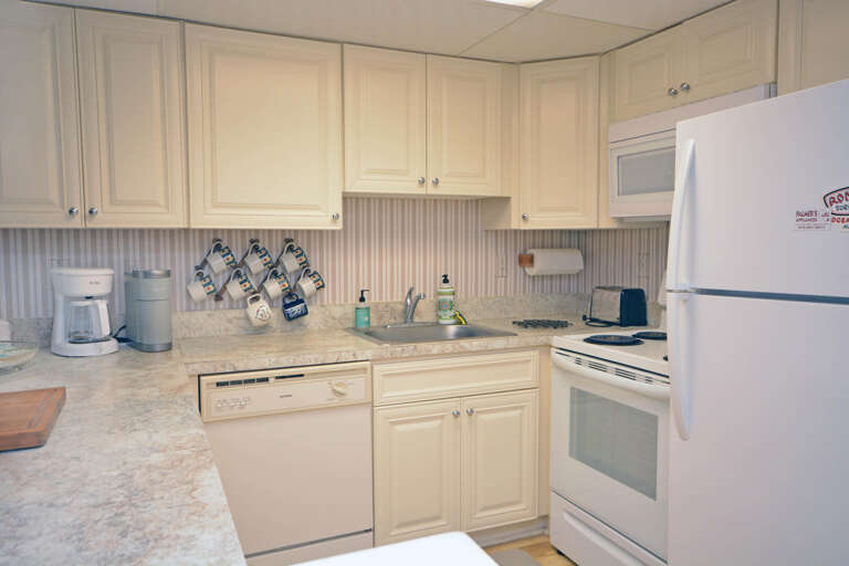 Anchorage II 201 Kitchen