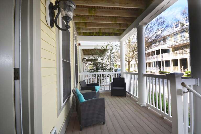 ENTRY-DECK-GROUND-FLOOR