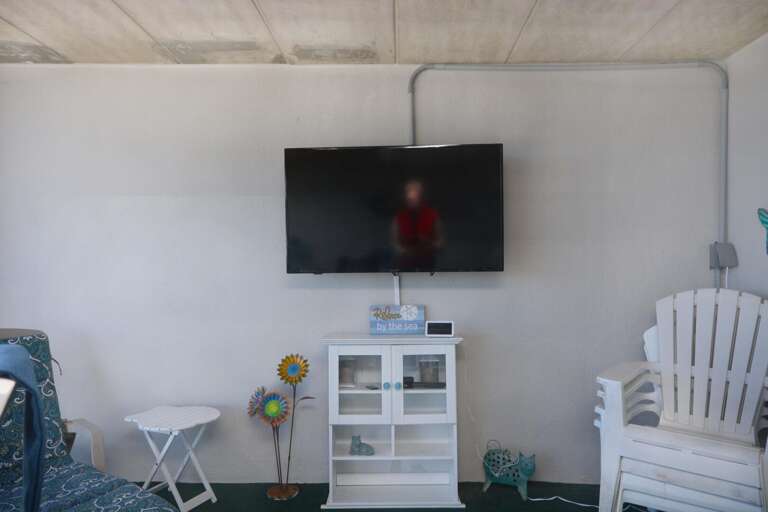 BALCONY-WIDE-SCREEN-TV