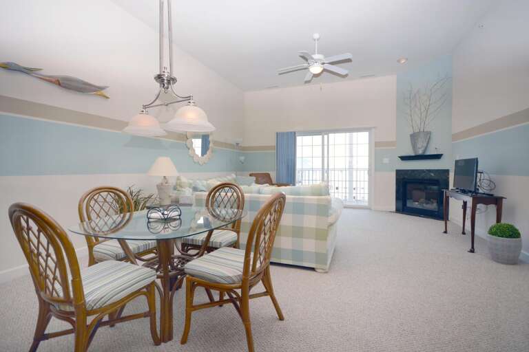Dining-Area Dining-Area