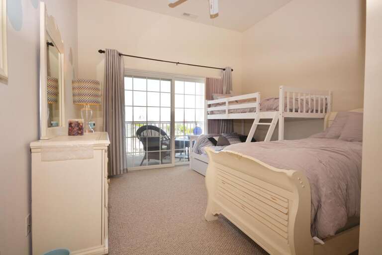 Pyramid-Bunk-Twin Pyramid-Bunk-Twin