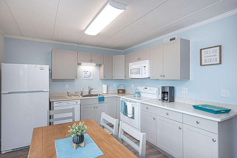 PURNELL HOUSE 405 - KITCHEN