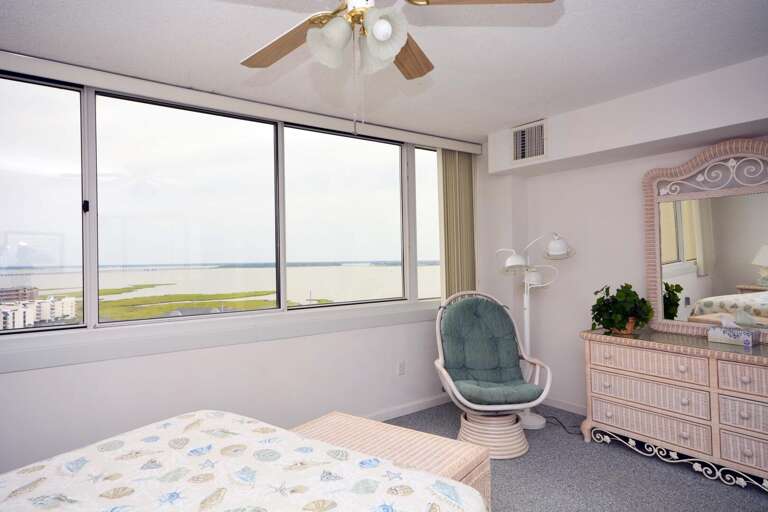 Queen-With-Ocean-View