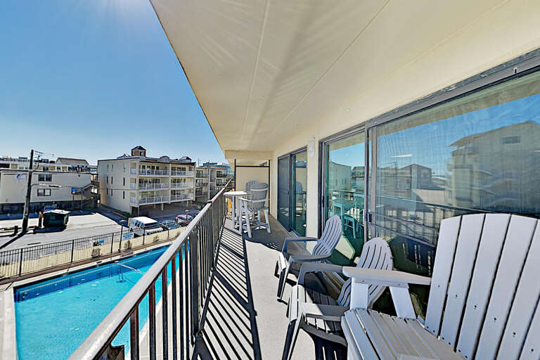 Diamond Head 312 - Balcony