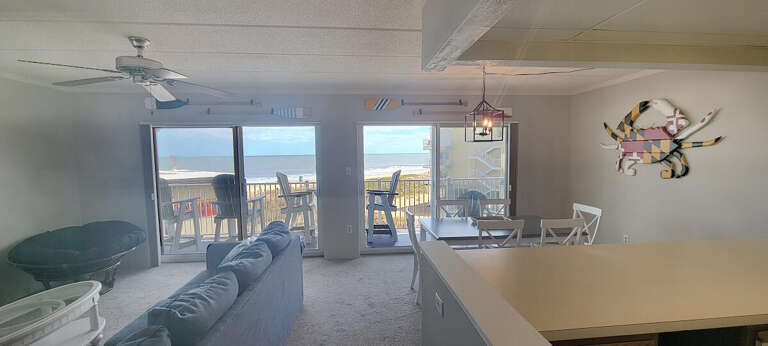 DIAMOND HEAD 312 - LIVING-AREA