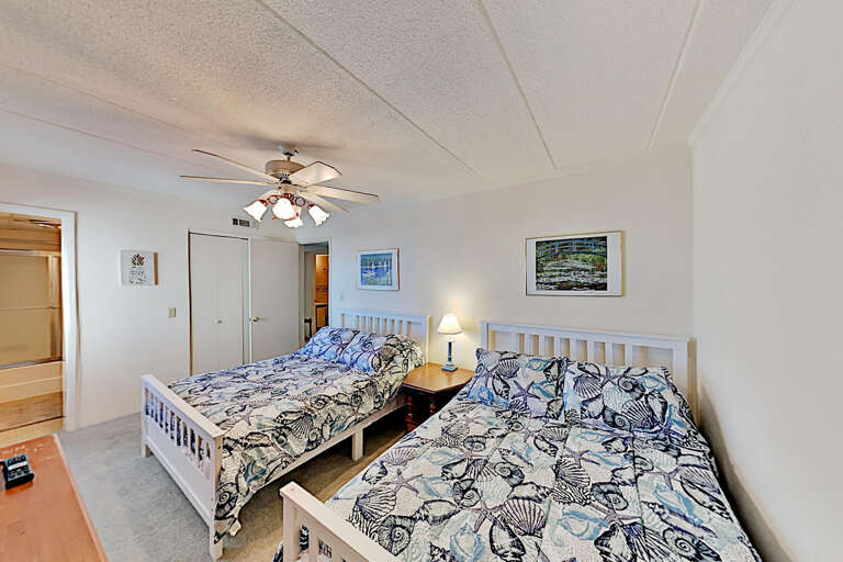 MASTER-Bedroom with Queens