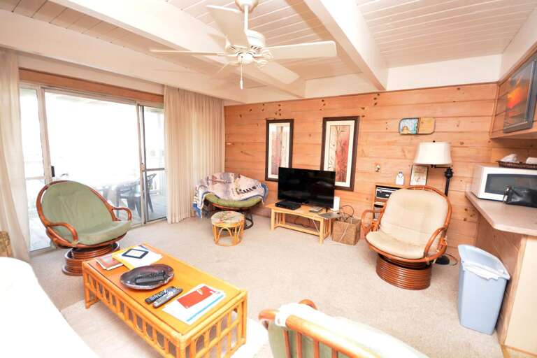 BEACHWALK 24 - LIVING-AREA