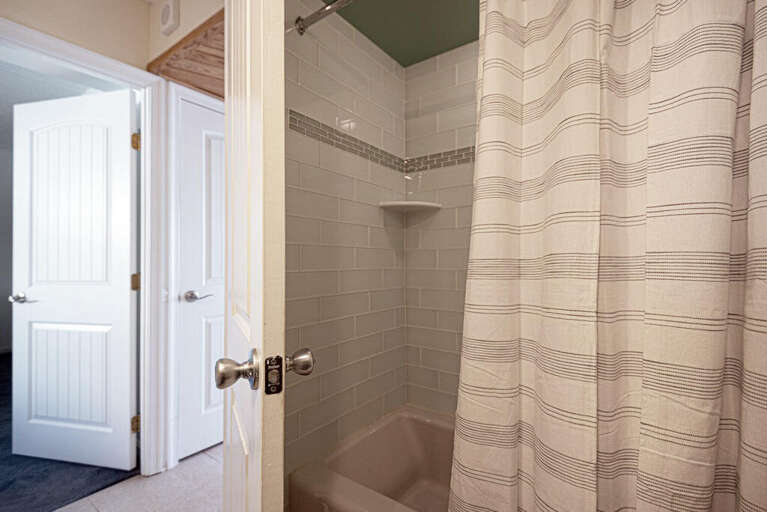 FIRST-FLOOR-FULL-BATHROOM