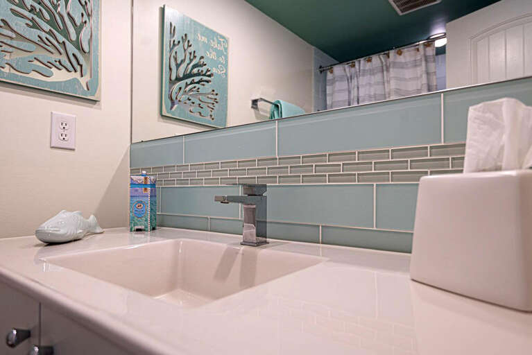 FIRST-FLOOR-FULL-BATHROOM