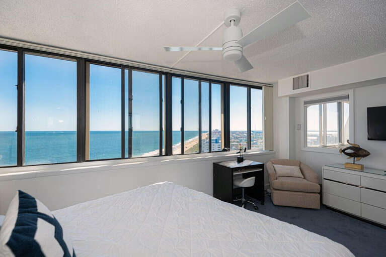 OCEAN-FRONT-KING-MASTER-UPSTAIRS