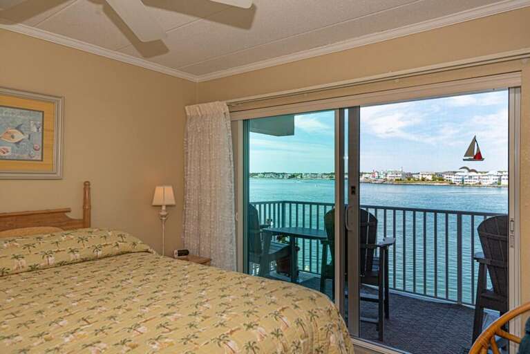 King-Master-Bayfront-Bedroom