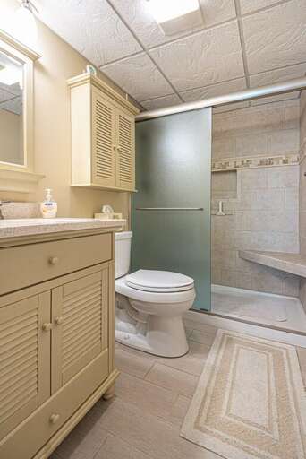 Master-Bathroom