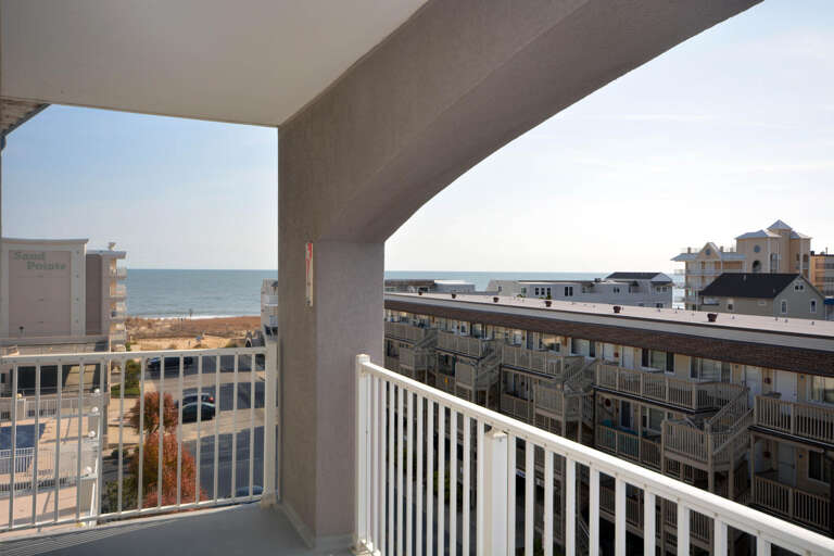 BALCONY BALCONY