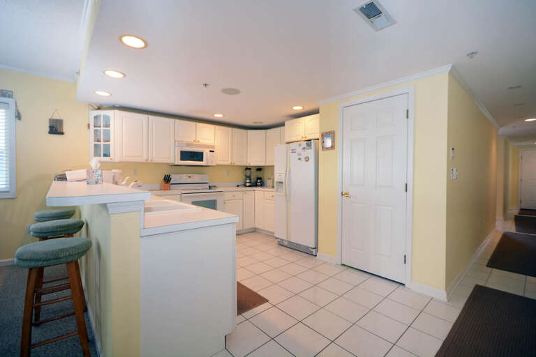 KITCHEN KITCHEN