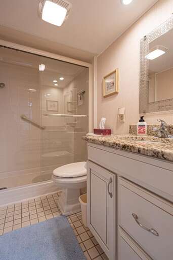 Master-Bathroom