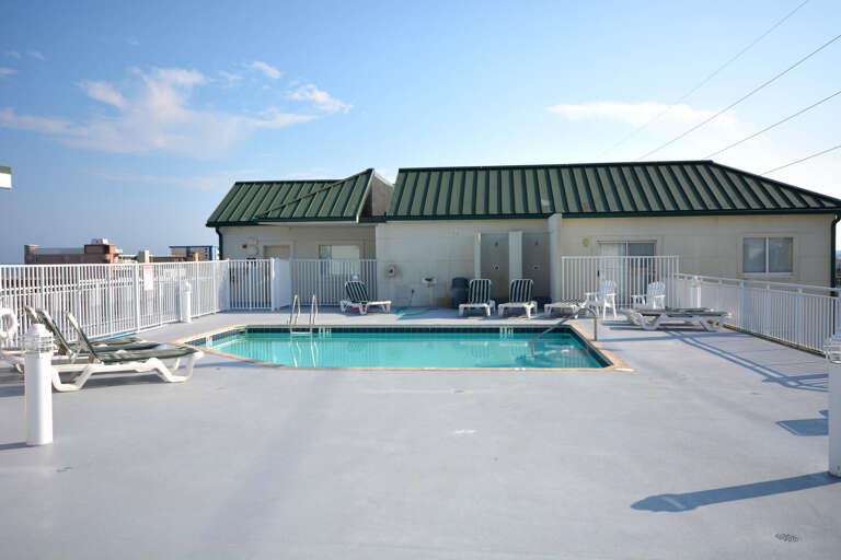 ROOF-TOP-POOL