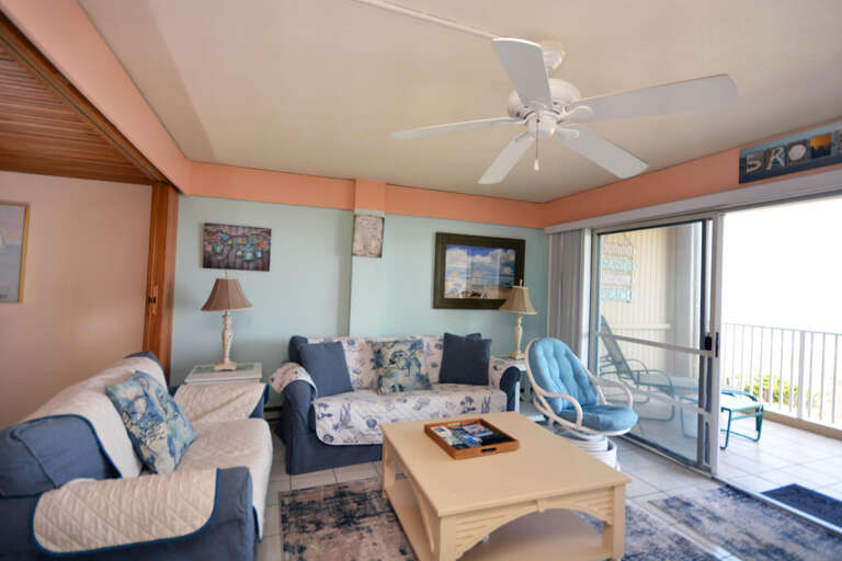 BEACHMARK 3J - LIVING-AREA