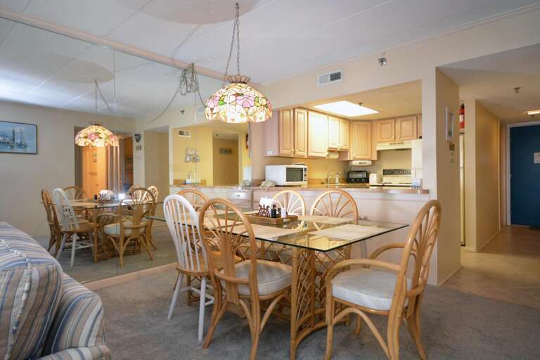 Flying Cloud #802 Dining Area