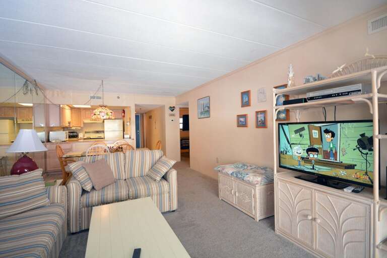 Flying Cloud #802 Living Area Flying Cloud #802 Living Area