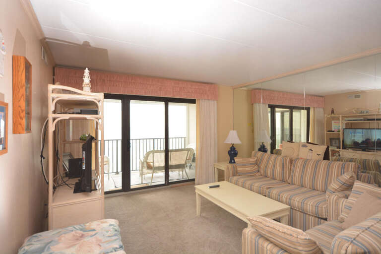 Flying Cloud #802 Living Area