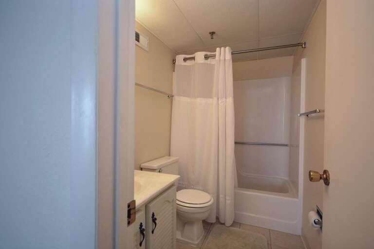 MASTER-BATHROOM MASTER-BATHROOM