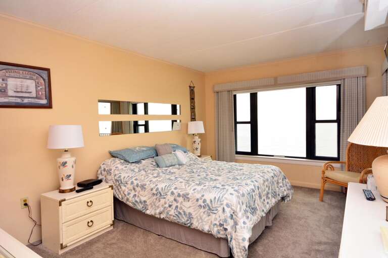 MASTER-OCEAN-FRONT-QUEEN-BEDROOM MASTER-OCEAN-FRONT-QUEEN-BEDROOM