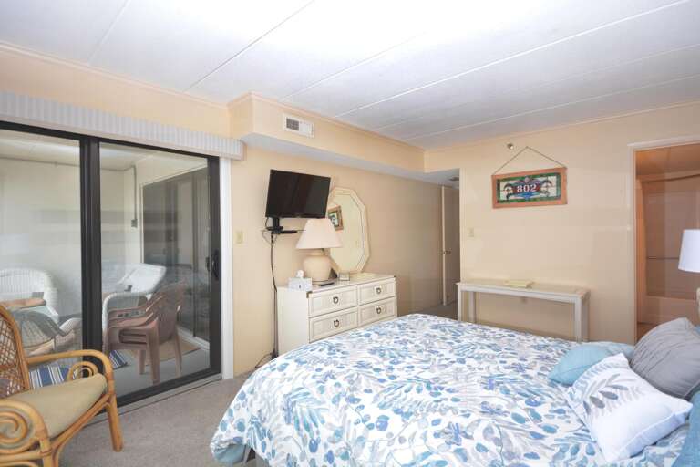 MASTER-OCEAN-FRONT-QUEEN-BEDROOM MASTER-OCEAN-FRONT-QUEEN-BEDROOM
