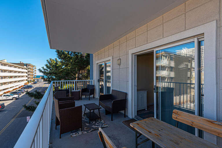 Balcony Unit 201 Balcony Unit 201