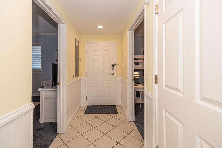 Entry Hallway - Astoria 203 Entry Hallway - Astoria 203