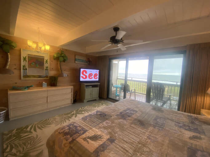 2nd floor Oceanfront MBR with a private deck