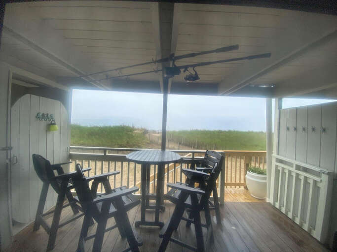 Ocean-Front-Deck-Summer-Place-4