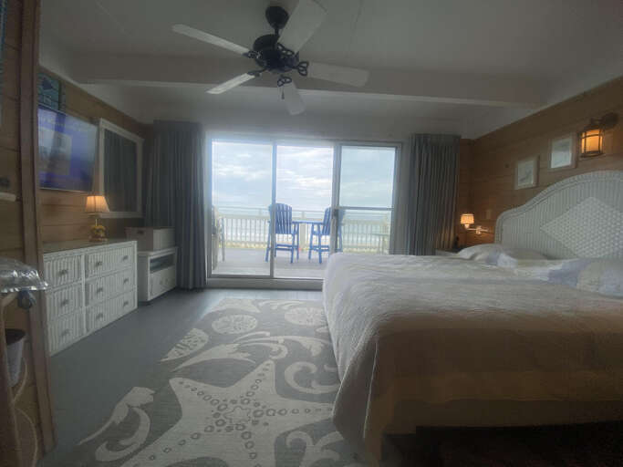 Ocean Front-Master BR-Summer Place 4