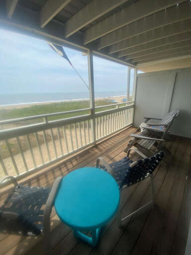 Private deck 2rd floor MBR