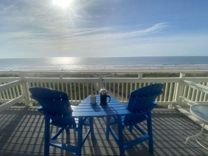 Private deck 3rd floor MBR